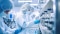 Mitarbeiter in der pharmazeutischen Produktion bei der Arbeit